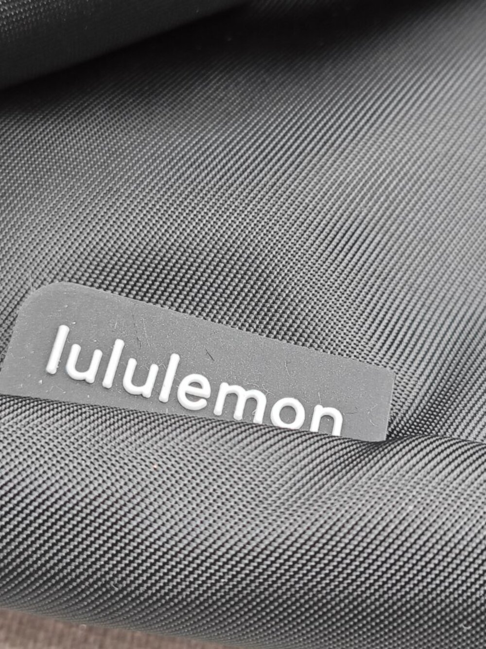 Lululemon gold All Night Festival Bag 5L - Picture 5 of 5